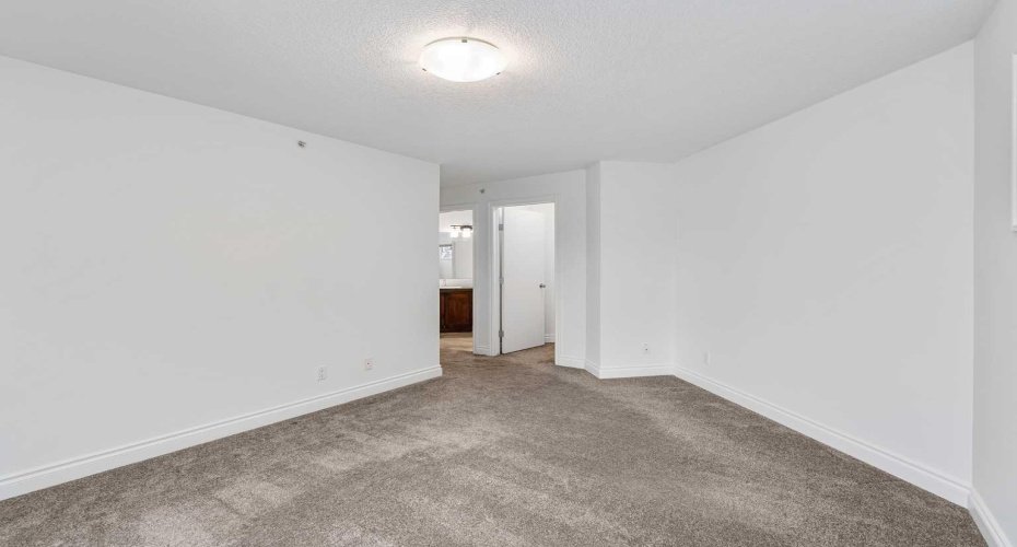 2040 35 Avenue, Calgary, Alberta T2T 2E1, 2 Bedrooms Bedrooms, ,2 BathroomsBathrooms,Residential,For Sale,35,A2298856