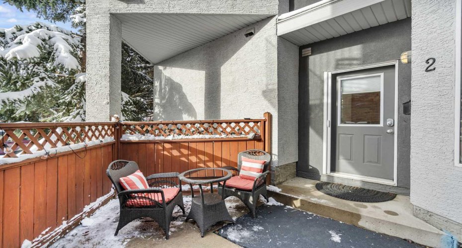 2040 35 Avenue, Calgary, Alberta T2T 2E1, 2 Bedrooms Bedrooms, ,2 BathroomsBathrooms,Residential,For Sale,35,A2298856