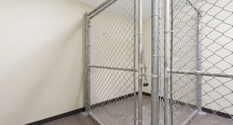 Underground storage locker #10S