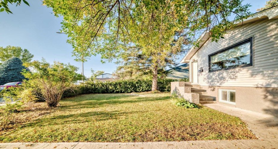 Minutes to downtown!