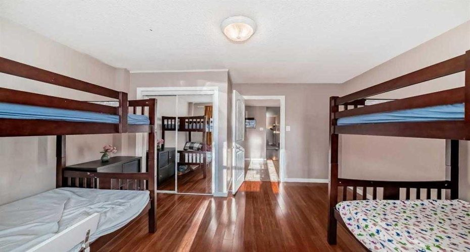 3511 15 Street, Calgary, Alberta T2T 4A4, 2 Bedrooms Bedrooms, ,1 BathroomBathrooms,Residential,For Sale,15,A2293669