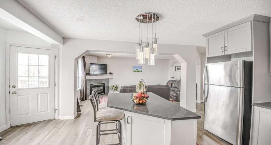 207 Crystalridge Place, Okotoks, Alberta T1S1T9, 3 Bedrooms Bedrooms, ,3 BathroomsBathrooms,Residential,For Sale,Crystalridge,A2298825