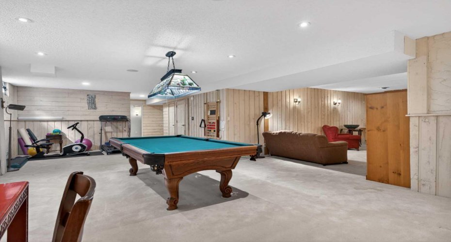 12 Midpark Place, Calgary, Alberta T2X 1N6, 4 Bedrooms Bedrooms, ,3 BathroomsBathrooms,Residential,For Sale,Midpark,A2299105