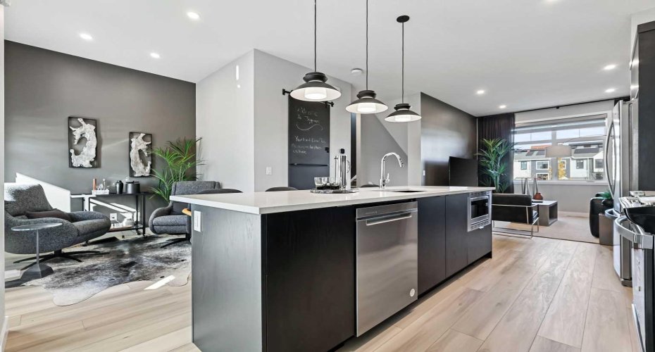 595 Mahogany Road, Calgary, Alberta T3M 3Y3, 2 Bedrooms Bedrooms, ,3 BathroomsBathrooms,Residential,For Sale,Mahogany,A2268418