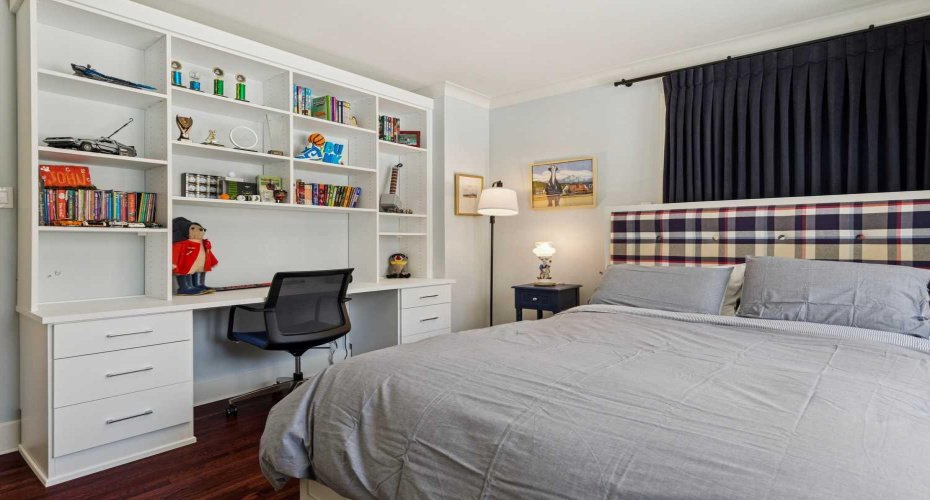 2210 12 Street, Calgary, Alberta T2T 3N4, 6 Bedrooms Bedrooms, ,4 BathroomsBathrooms,Residential,For Sale,12,A2291787