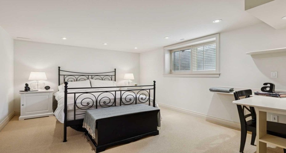 2210 12 Street, Calgary, Alberta T2T 3N4, 6 Bedrooms Bedrooms, ,4 BathroomsBathrooms,Residential,For Sale,12,A2291787