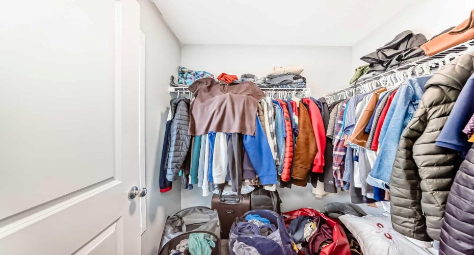 948 west Lakeview Drive, Chestermere, Alberta T1X 2N4, 3 Bedrooms Bedrooms, ,2 BathroomsBathrooms,Residential,For Sale,west Lakeview,A2298963