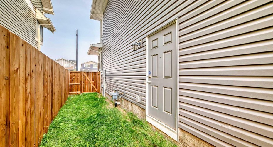 948 west Lakeview Drive, Chestermere, Alberta T1X 2N4, 3 Bedrooms Bedrooms, ,2 BathroomsBathrooms,Residential,For Sale,west Lakeview,A2298963