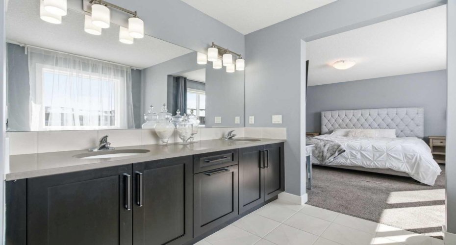 12 Ranchers Bay, Okotoks, Alberta T1S 0P2, 3 Bedrooms Bedrooms, ,3 BathroomsBathrooms,Residential,For Sale,Ranchers,A2297121