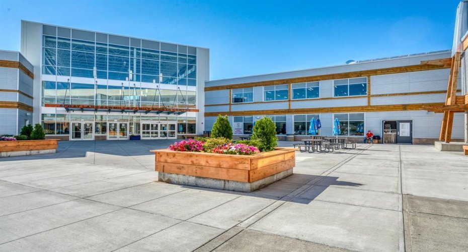 Spray Lake Rec Cente- Within Walking Distance