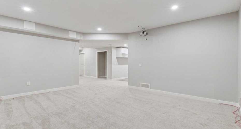 171 Kinniburgh Road, Chestermere, Alberta T1X0T8, 4 Bedrooms Bedrooms, ,4 BathroomsBathrooms,Residential,For Sale,Kinniburgh,A2283811