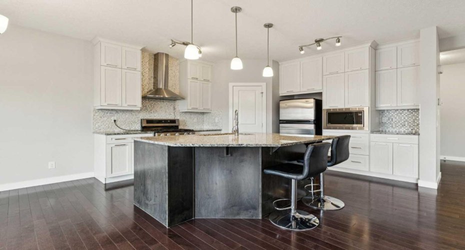 171 Kinniburgh Road, Chestermere, Alberta T1X0T8, 4 Bedrooms Bedrooms, ,4 BathroomsBathrooms,Residential,For Sale,Kinniburgh,A2283811