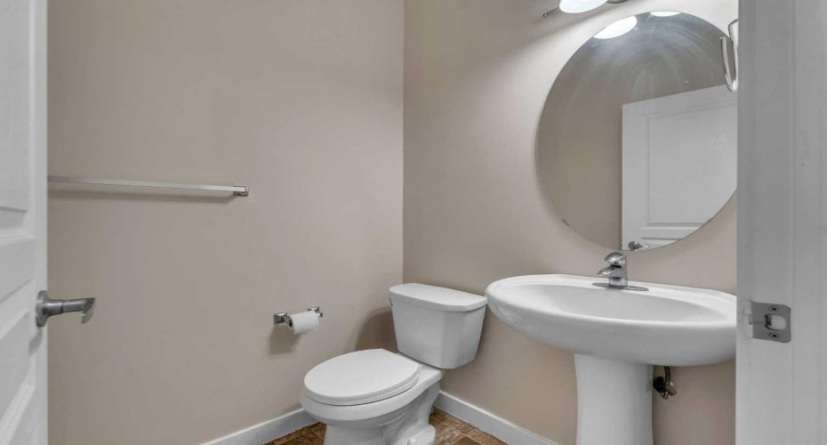 9 Cimarron Vista Gardens, Okotoks, Alberta T1s0G2, 3 Bedrooms Bedrooms, ,3 BathroomsBathrooms,Residential,For Sale,Cimarron Vista,A2299737