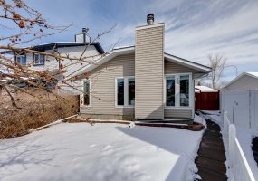 240 Summerwood Place, Airdrie, Alberta T4B 1W3, 4 Bedrooms Bedrooms, ,3 BathroomsBathrooms,Residential,For Sale,Summerwood,A2299090