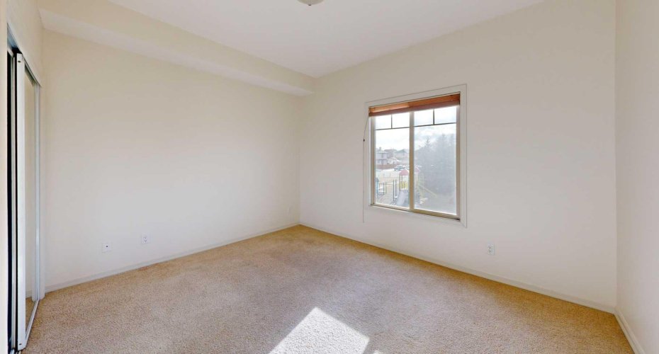 92 Crystal Shores Road, Okotoks, Alberta T1S2N2, 2 Bedrooms Bedrooms, ,2 BathroomsBathrooms,Residential,For Sale,Crystal Shores,A2300084