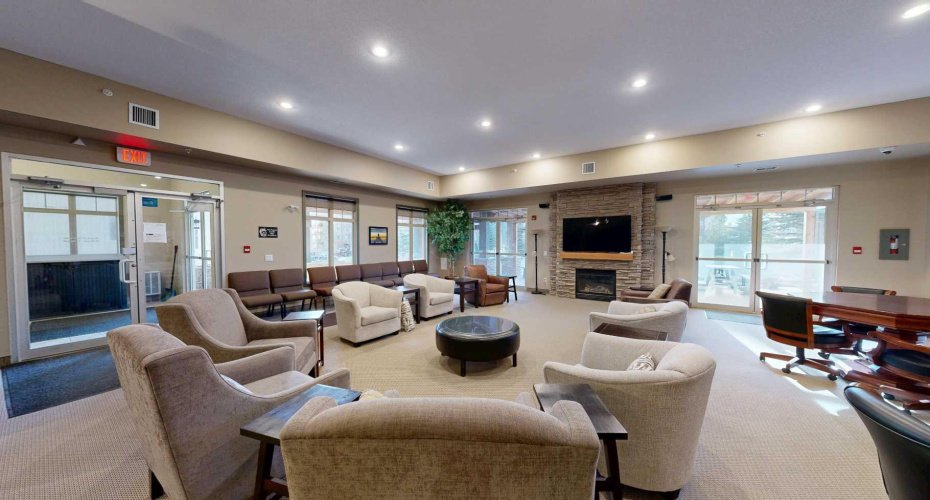 92 Crystal Shores Road, Okotoks, Alberta T1S2N2, 2 Bedrooms Bedrooms, ,2 BathroomsBathrooms,Residential,For Sale,Crystal Shores,A2300084