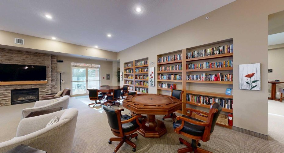 92 Crystal Shores Road, Okotoks, Alberta T1S2N2, 2 Bedrooms Bedrooms, ,2 BathroomsBathrooms,Residential,For Sale,Crystal Shores,A2300084