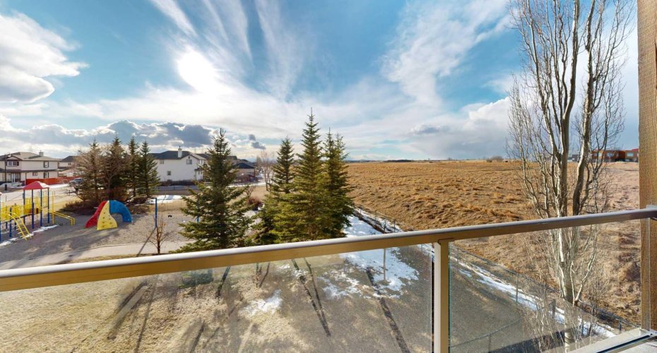 92 Crystal Shores Road, Okotoks, Alberta T1S2N2, 2 Bedrooms Bedrooms, ,2 BathroomsBathrooms,Residential,For Sale,Crystal Shores,A2300084