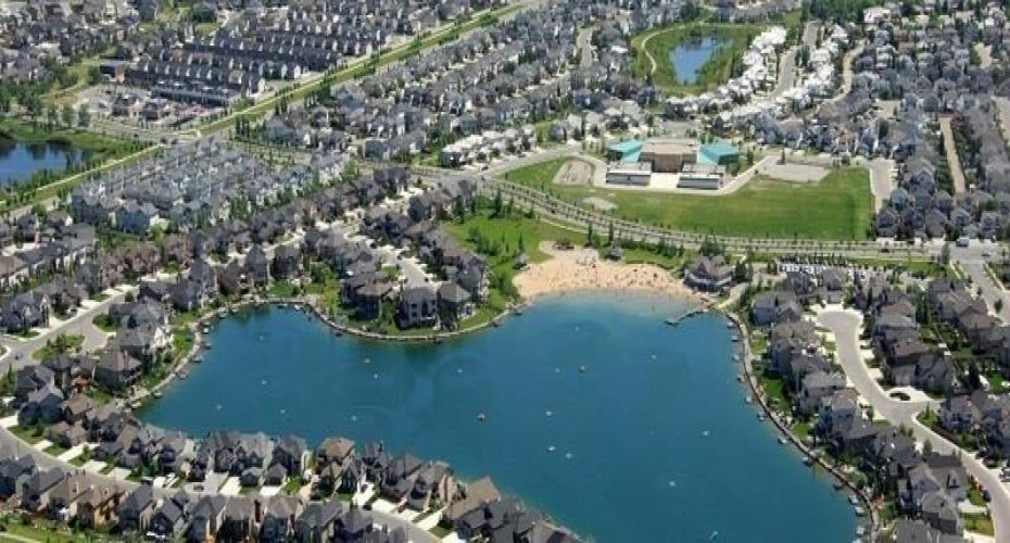 92 Crystal Shores Road, Okotoks, Alberta T1S2N2, 2 Bedrooms Bedrooms, ,2 BathroomsBathrooms,Residential,For Sale,Crystal Shores,A2300084