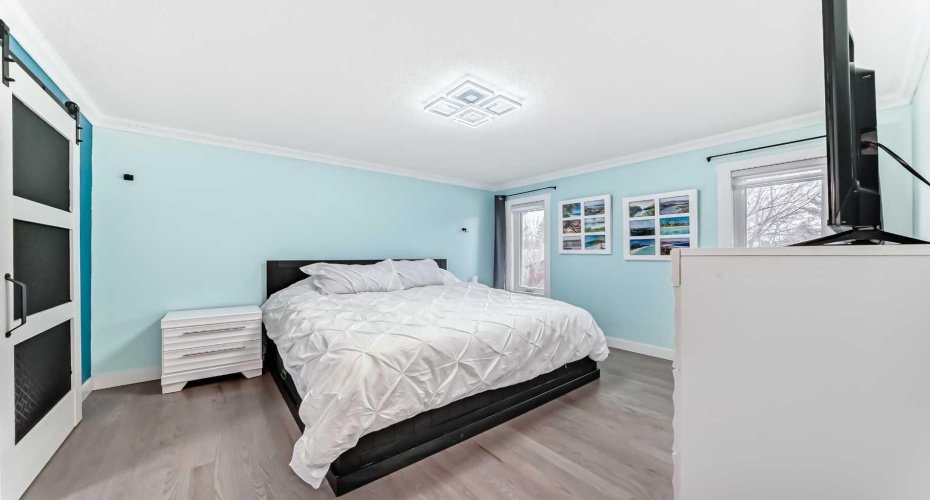 7 Sunset Crescent, Okotoks, Alberta T1S 1M6, 4 Bedrooms Bedrooms, ,3 BathroomsBathrooms,Residential,For Sale,Sunset,A2300092