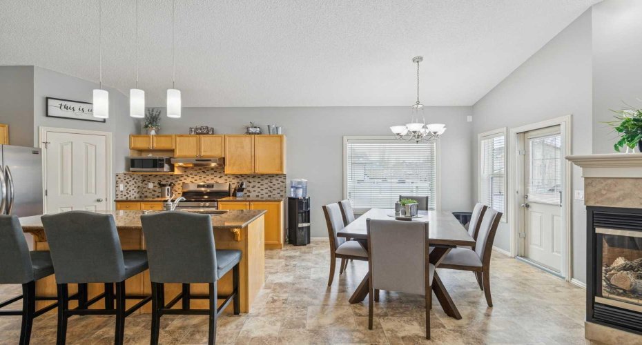 328 Cove Road, Chestermere, Alberta T1X 1L5, 3 Bedrooms Bedrooms, ,3 BathroomsBathrooms,Residential,For Sale,Cove,A2299403