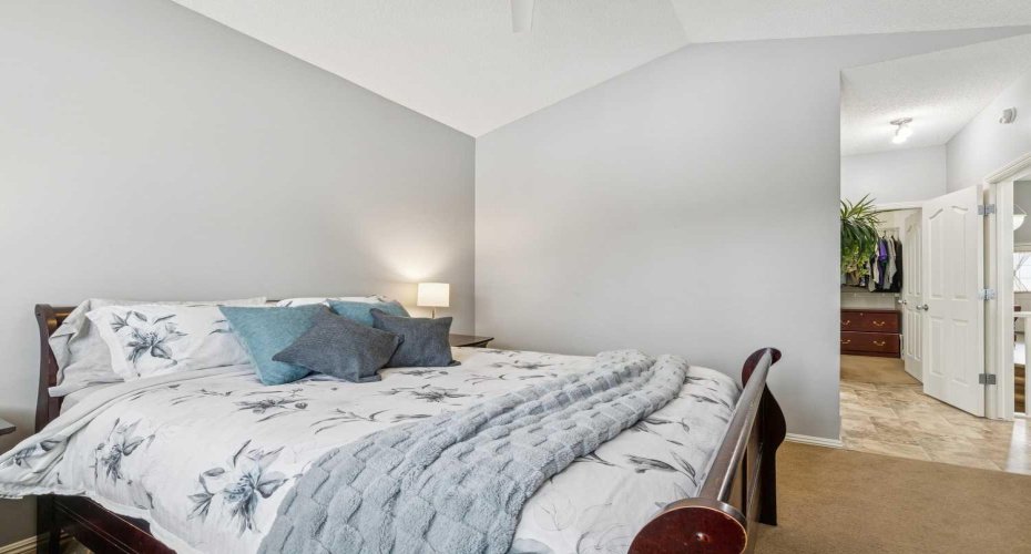 328 Cove Road, Chestermere, Alberta T1X 1L5, 3 Bedrooms Bedrooms, ,3 BathroomsBathrooms,Residential,For Sale,Cove,A2299403