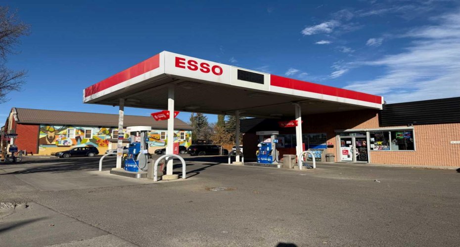 Okotoks, Alberta, ,Commercial,For Lease,A2267063