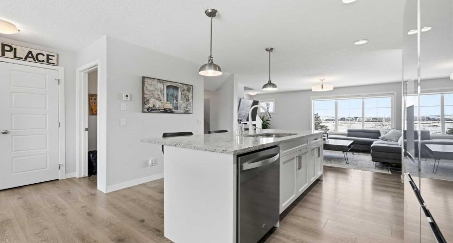 250 Fireside View, Cochrane, Alberta T4C 2M2, 2 Bedrooms Bedrooms, ,3 BathroomsBathrooms,Residential,For Sale,Fireside,A2300464