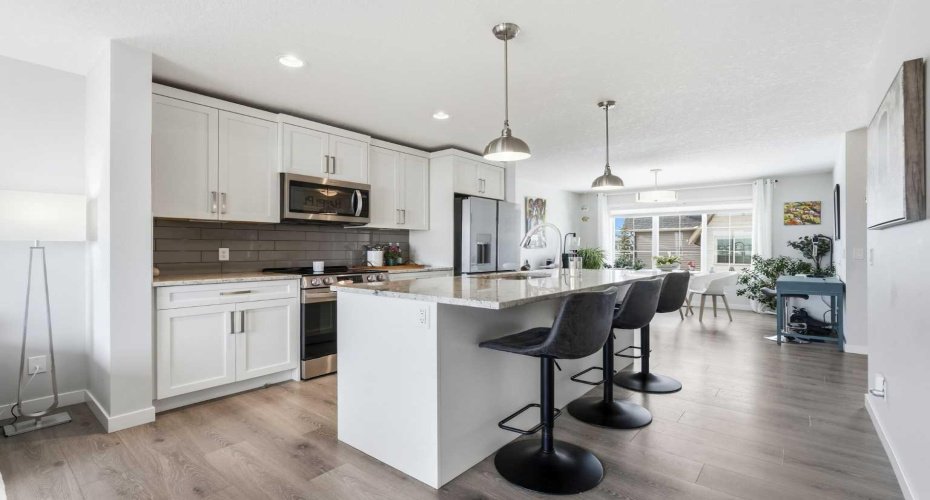 250 Fireside View, Cochrane, Alberta T4C 2M2, 2 Bedrooms Bedrooms, ,3 BathroomsBathrooms,Residential,For Sale,Fireside,A2300464