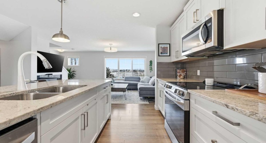 250 Fireside View, Cochrane, Alberta T4C 2M2, 2 Bedrooms Bedrooms, ,3 BathroomsBathrooms,Residential,For Sale,Fireside,A2300464