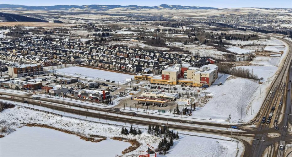 250 Fireside View, Cochrane, Alberta T4C 2M2, 2 Bedrooms Bedrooms, ,3 BathroomsBathrooms,Residential,For Sale,Fireside,A2300464