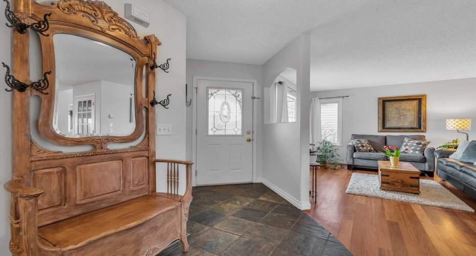 92 Bow Ridge Crescent, Cochrane, Alberta T4C1V1, 4 Bedrooms Bedrooms, ,4 BathroomsBathrooms,Residential,For Sale,Bow Ridge,A2299917