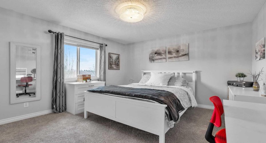 92 Bow Ridge Crescent, Cochrane, Alberta T4C1V1, 4 Bedrooms Bedrooms, ,4 BathroomsBathrooms,Residential,For Sale,Bow Ridge,A2299917