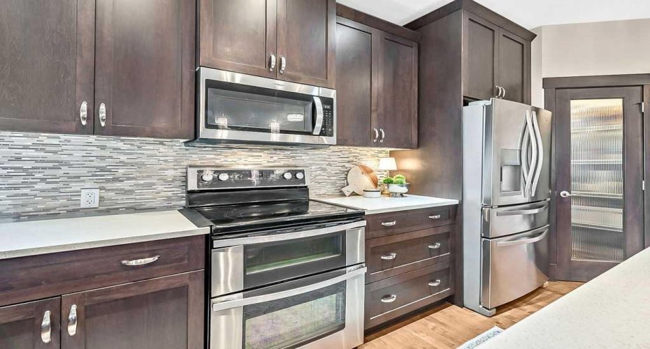 112 Kinniburgh Close, Chestermere, Alberta T1X 0R8, 4 Bedrooms Bedrooms, ,4 BathroomsBathrooms,Residential,For Sale,Kinniburgh,A2300195