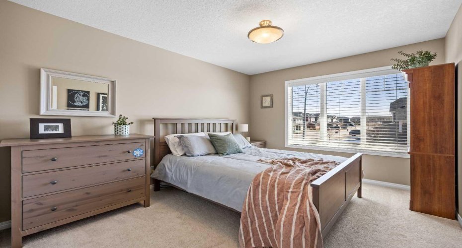 211 Mountainview Drive, Okotoks, Alberta T1S 0L6, 3 Bedrooms Bedrooms, ,4 BathroomsBathrooms,Residential,For Sale,Mountainview,A2300345