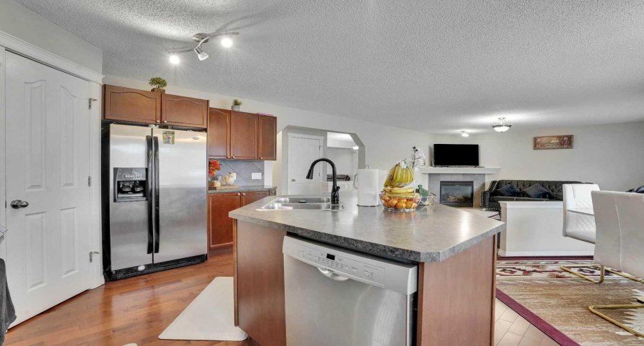 269 West Creek Boulevard, Chestermere, Alberta T1X0C6, 4 Bedrooms Bedrooms, ,3 BathroomsBathrooms,Residential,For Sale,West Creek,A2300367