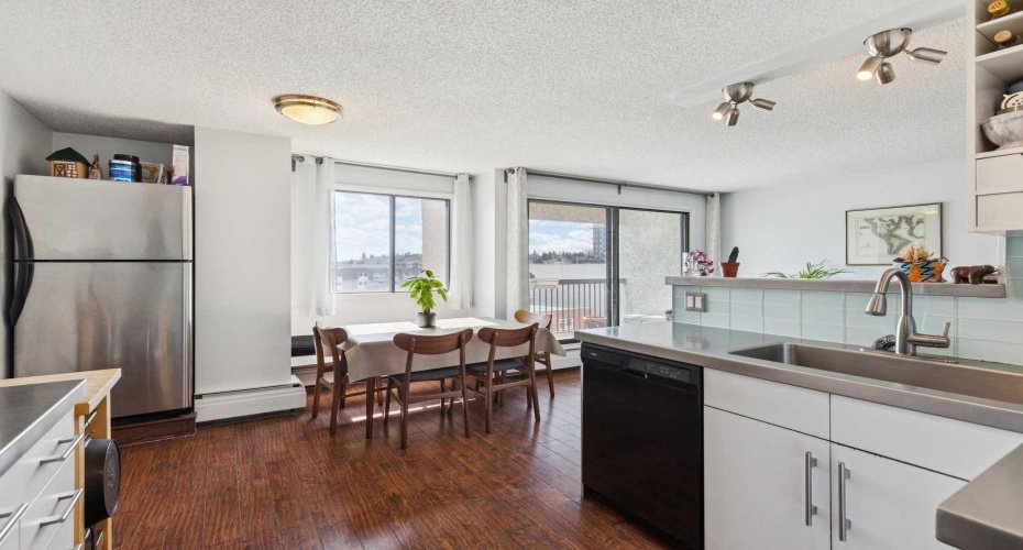 523 15 Avenue, Calgary, Alberta T2R 0R3, 2 Bedrooms Bedrooms, ,1 BathroomBathrooms,Residential,For Sale,15,A2297203