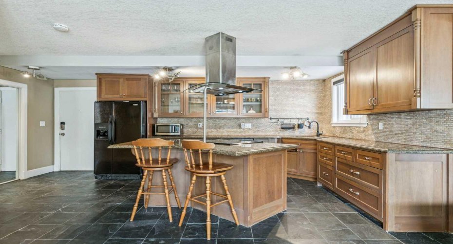 1915 26 Street, Calgary, Alberta T3E2A2, 1 Bedroom Bedrooms, ,1 BathroomBathrooms,Residential,For Sale,26,A2299863