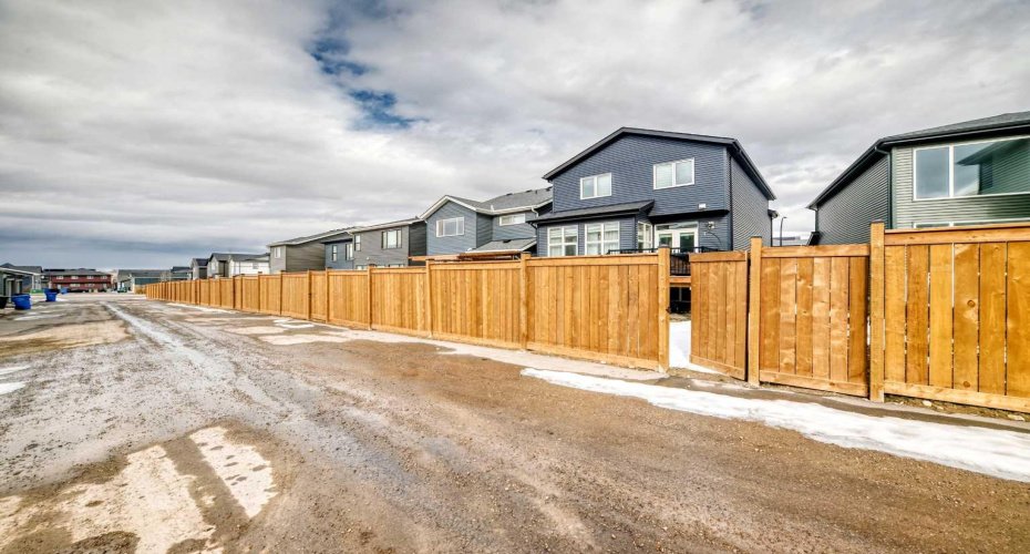385 Edith Road, Calgary, Alberta T3R 1Y9, 4 Bedrooms Bedrooms, ,4 BathroomsBathrooms,Residential,For Sale,Edith,A2299875