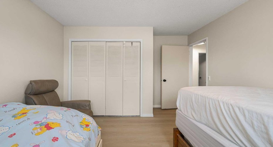 214 Huntington Close, Calgary, Alberta T2K 5B2, 5 Bedrooms Bedrooms, ,3 BathroomsBathrooms,Residential,For Sale,Huntington,A2299935