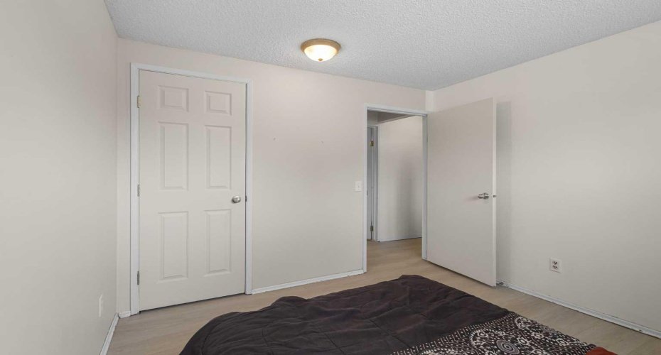 214 Huntington Close, Calgary, Alberta T2K 5B2, 5 Bedrooms Bedrooms, ,3 BathroomsBathrooms,Residential,For Sale,Huntington,A2299935