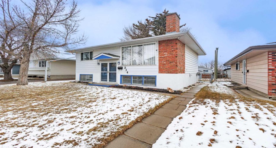 214 Huntington Close, Calgary, Alberta T2K 5B2, 5 Bedrooms Bedrooms, ,3 BathroomsBathrooms,Residential,For Sale,Huntington,A2299935