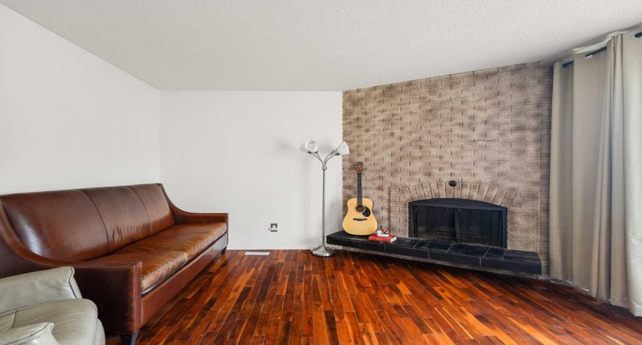 214 Huntington Close, Calgary, Alberta T2K 5B2, 5 Bedrooms Bedrooms, ,3 BathroomsBathrooms,Residential,For Sale,Huntington,A2299935