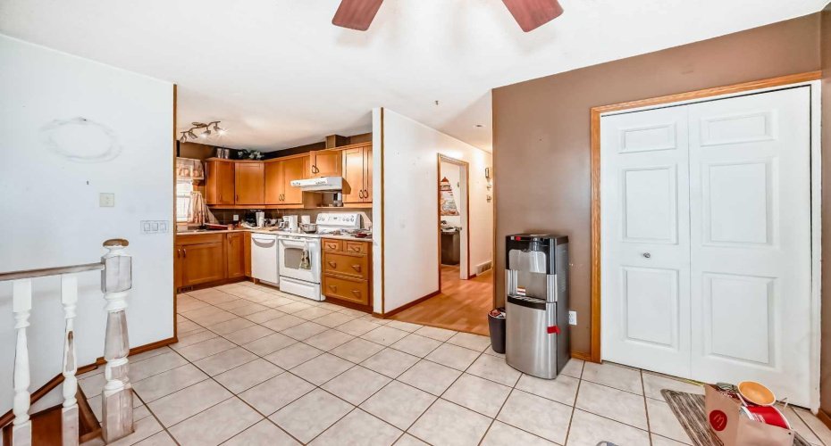 243 Erin Meadow Close, Calgary, Alberta T2B 3E6, 4 Bedrooms Bedrooms, ,2 BathroomsBathrooms,Residential,For Sale,Erin Meadow,A2300135