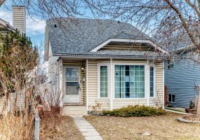 243 Erin Meadow Close, Calgary, Alberta T2B 3E6, 4 Bedrooms Bedrooms, ,2 BathroomsBathrooms,Residential,For Sale,Erin Meadow,A2300135