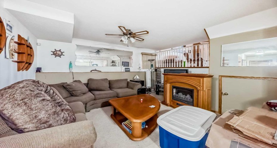 243 Erin Meadow Close, Calgary, Alberta T2B 3E6, 4 Bedrooms Bedrooms, ,2 BathroomsBathrooms,Residential,For Sale,Erin Meadow,A2300135