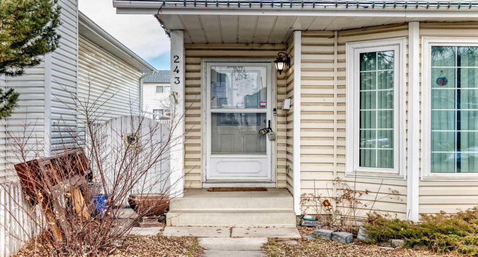 243 Erin Meadow Close, Calgary, Alberta T2B 3E6, 4 Bedrooms Bedrooms, ,2 BathroomsBathrooms,Residential,For Sale,Erin Meadow,A2300135