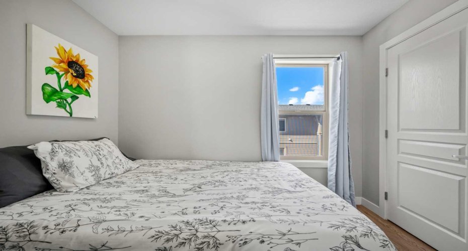 32 Horseshoe Crescent, Cochrane, Alberta T4C 2P4, 3 Bedrooms Bedrooms, ,3 BathroomsBathrooms,Residential,For Sale,Horseshoe,A2300233