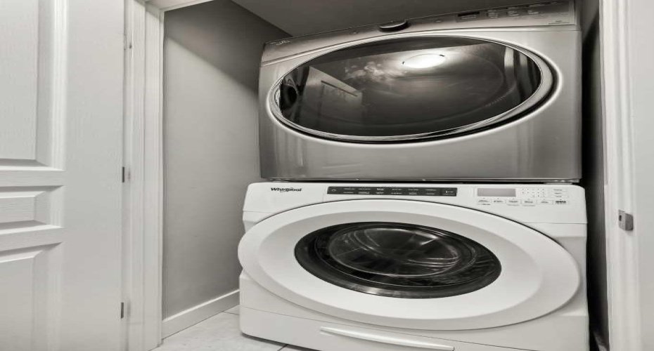 32 Horseshoe Crescent, Cochrane, Alberta T4C 2P4, 3 Bedrooms Bedrooms, ,3 BathroomsBathrooms,Residential,For Sale,Horseshoe,A2300233