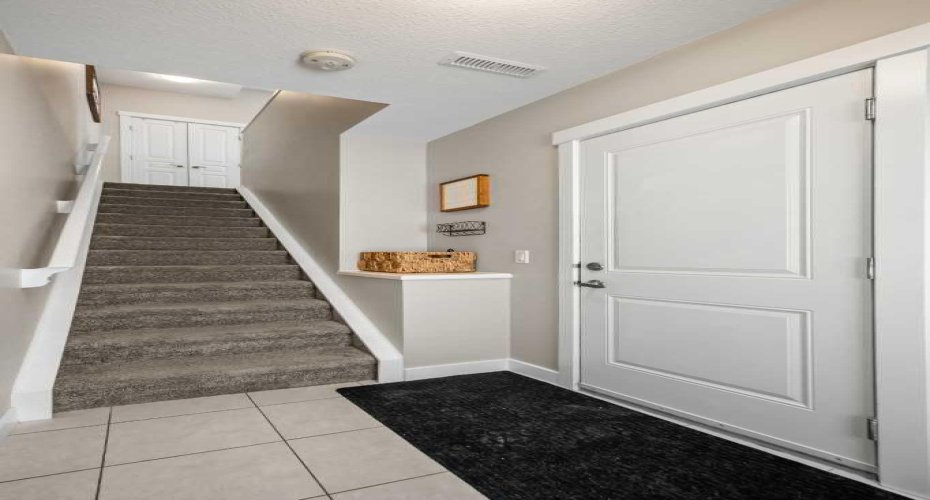 32 Horseshoe Crescent, Cochrane, Alberta T4C 2P4, 3 Bedrooms Bedrooms, ,3 BathroomsBathrooms,Residential,For Sale,Horseshoe,A2300233